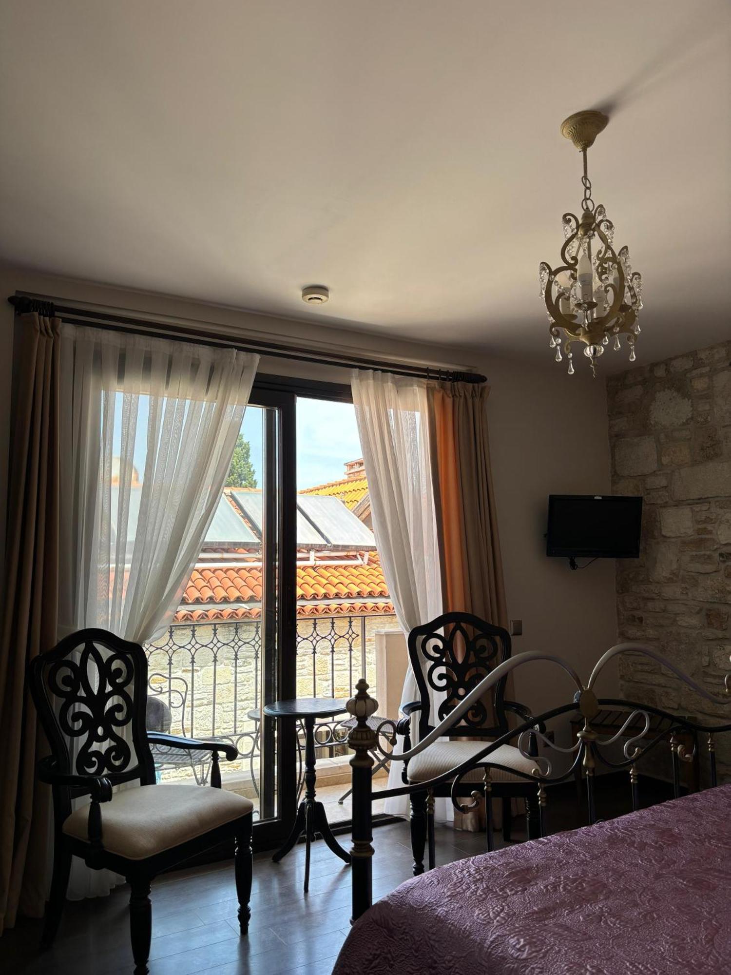 Griffon Hotel Yenifoca Exteriér fotografie